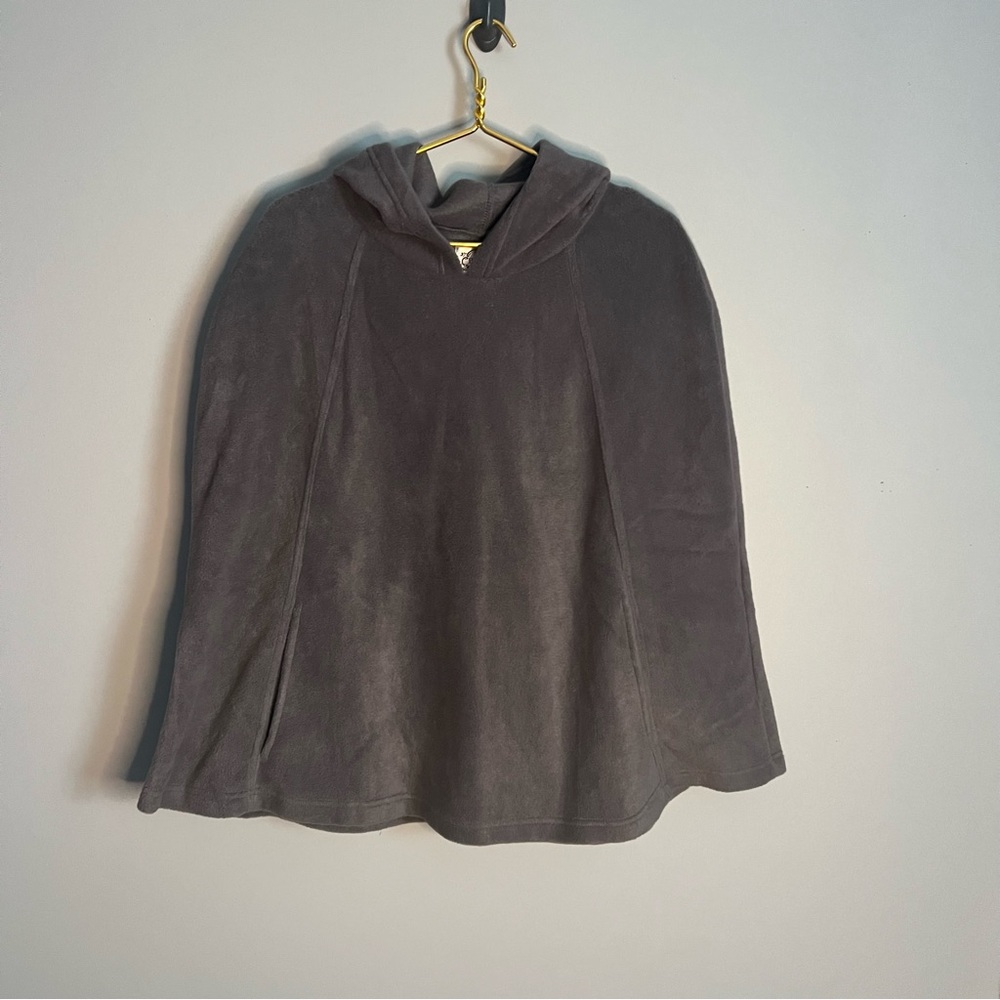 NWT‎ Bizzit Poncho